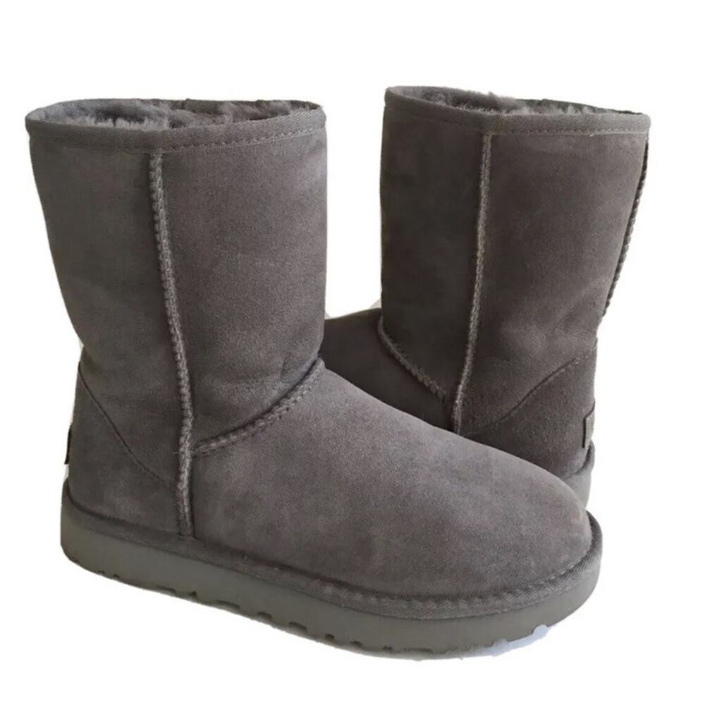 UGG CLASSIC SHORT II LIGHTHOUSE WATER RESISTANT BOOTS GRAY US 6/ EU 37/ UK 4